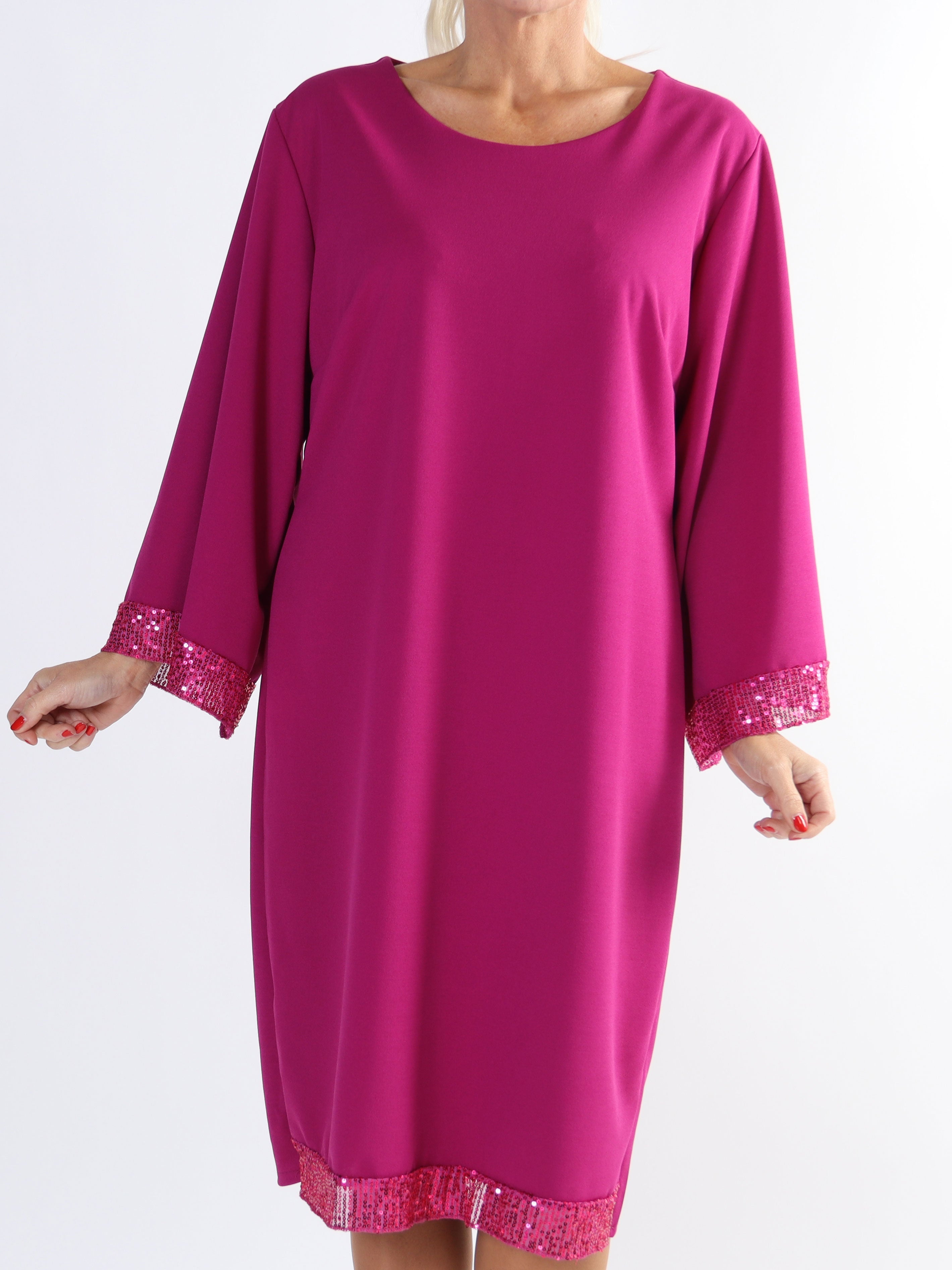 Lanza - Fin klänning i stora storlekar med paljettkanter